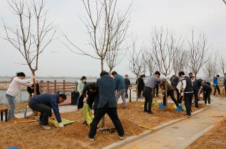 230404 제78회 식목일 기념 새만금 나무심기 (18)